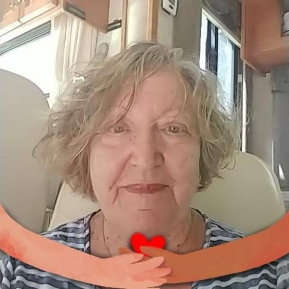 Meet your Posher, Nicole - Picture 1 of 1